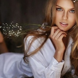 Russian Escorts Service ✆ +91-9004599807 Cumballa Hill ꧁༒Call Girls༒꧂ ( •̩ ) Mumbai profile image