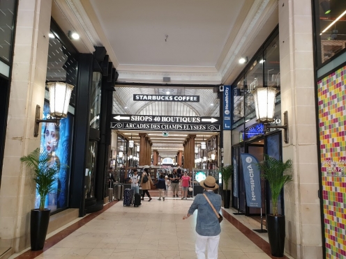 Les Arcades Shopping Mall Paris