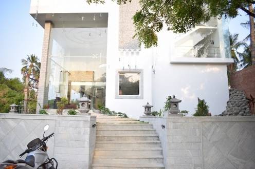 White Pearl Residency