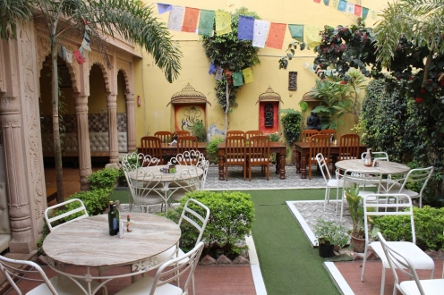 La Pizzaria Restaurant