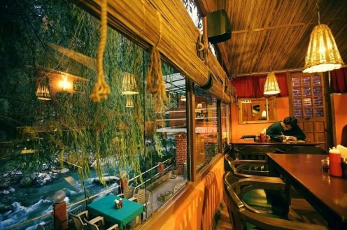 Cafe 1947 near Nehru Kund