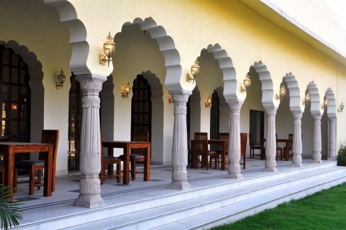 Hotel Rajbagh Palace
