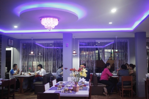 Raseelo Family Restaurant & Bar