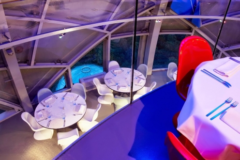 Atomium Restaurant b