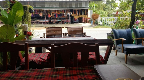 Maya’s Café & Sausage Shop