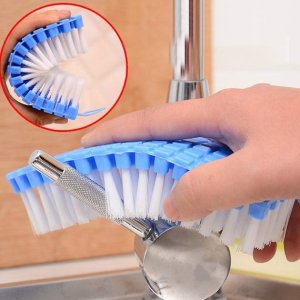VERSATILE PLASTIC CLEANING BRUSH FOR HOME KITCHEN AND BATHROOM USE