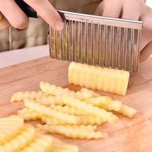 Crinkle Cutters: Stainless Steel Knife for Effortless Vegetable and Salad Chopping