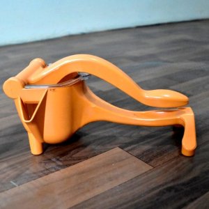 MANUAL HAND PRESS FRUIT JUICER  DURABLE PLASTIC JUICER FOR FRESH JUICES