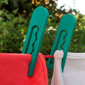 HOUSEHOLD CLOTH CLIP BOX: IDEAL FOR ORGANIZING WET AND DRY CLOTHES ON CABLES