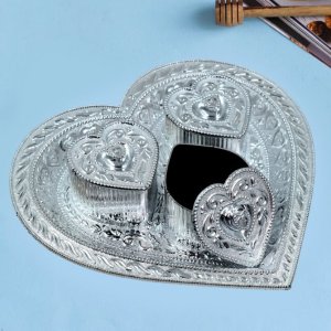 Elegant royal design plastic heart tray for dry fruit chocolate and mouth freshener 3 containers