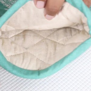 New and improved Baking Essential Cotton Padded Heat Proof Microwave Baking Oven Glove