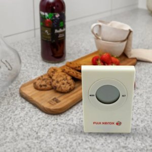 Digital kitchen timer with clear big digits