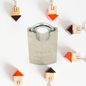 Black Iron Padlock Waterproof AntiTheft 4 Keys