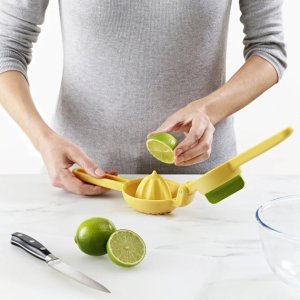 Lemon Squeezer for Effortless Citrus Juicing in Kitchen