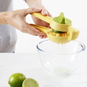 Lemon Squeezer for Effortless Citrus Juicing in Kitchen