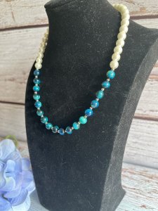 Shell Pearls and Agate necklace for women - handmade jewelry