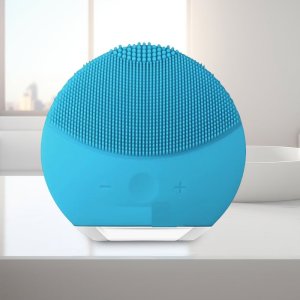 Silicone USB Facial Cleansing Brush And Face Massager