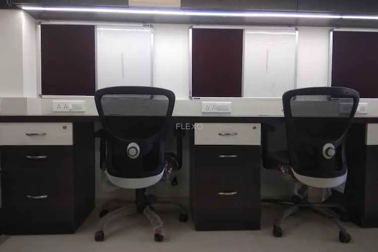 start desk motera coworking space 1073_817428.webp