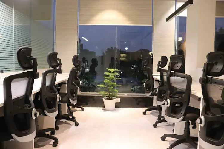 best desk cove lalkothi lalkothi coworking space 1113_958012.webp