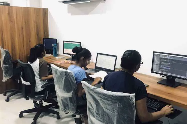 sharingdesk katargam katargam coworking space 1252_661574.webp