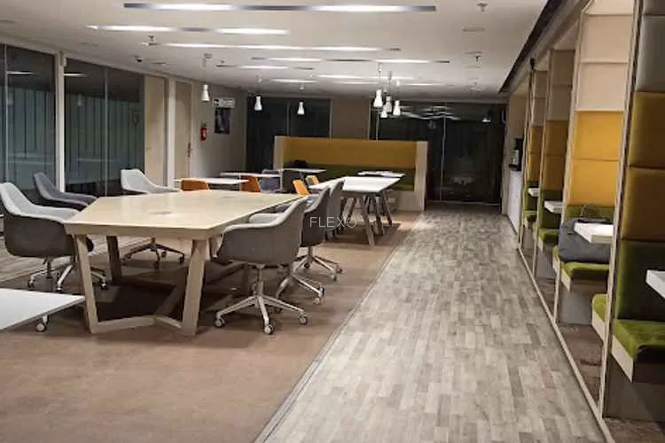 regus sector v coworking space 1290_263097.webp