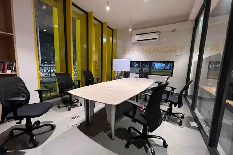 happy works 2 new town coworking space 1333_142309.webp