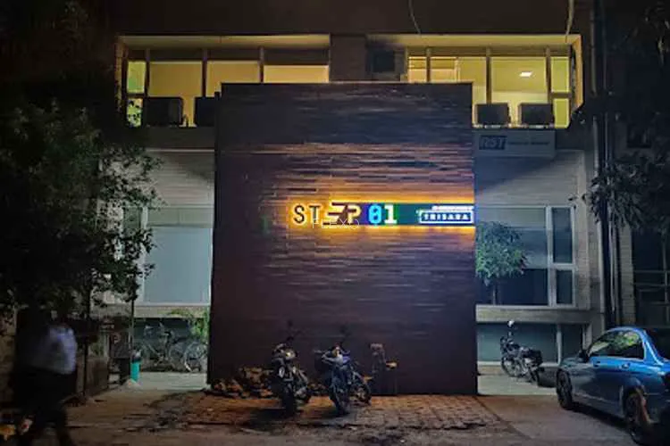 step 01 workspaces sector 32 coworking space 1570_560085.webp