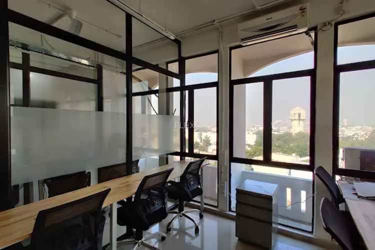 cowork insta phase 5 phase 5 coworking space 1585_611573.webp