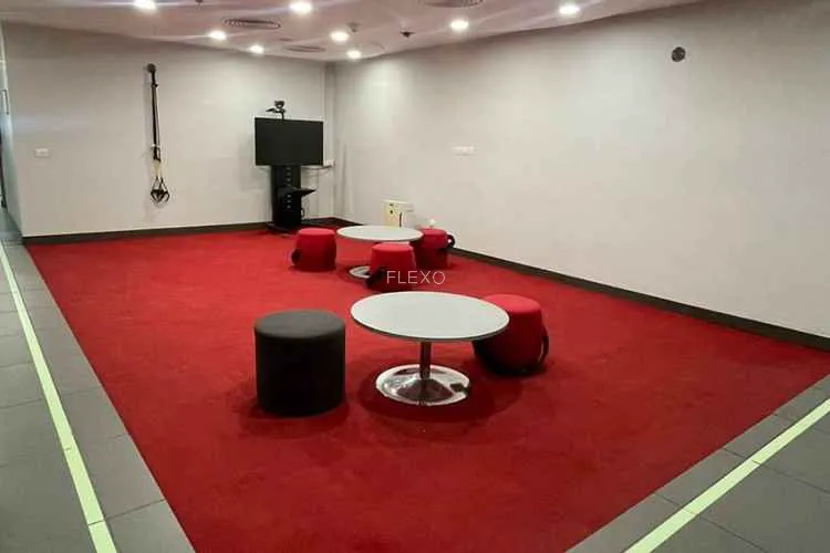 incuspaze sector 18 coworking space 1588_930663.webp