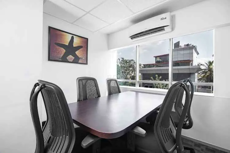 regus juhu juhu coworking space 1811_574104.webp