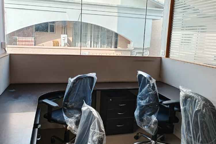 desk space infantry cross road infantry cross road coworking space 1841_398439.jpeg