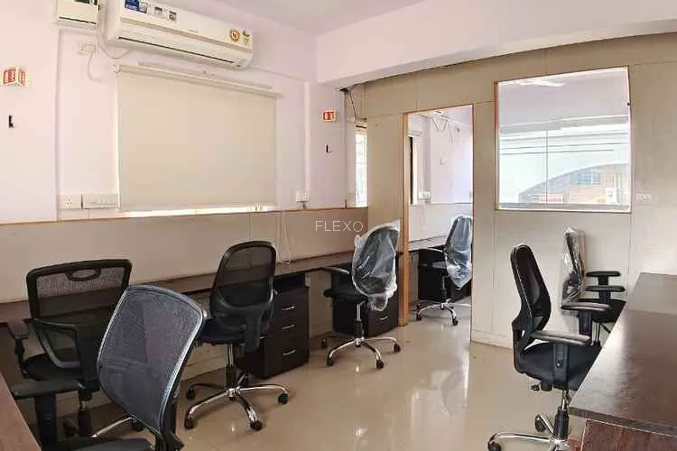 desk space infantry cross road infantry cross road coworking space 1841_873694.webp