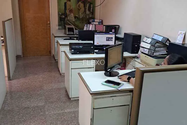 suraj vista soceity prabhadevi shared office 2328_907885.webp