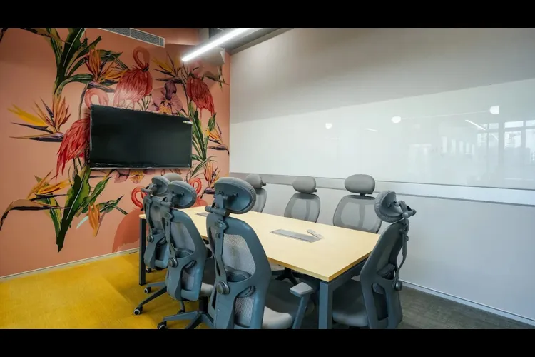 innov8 okhla coworking space 2524_927977.webp