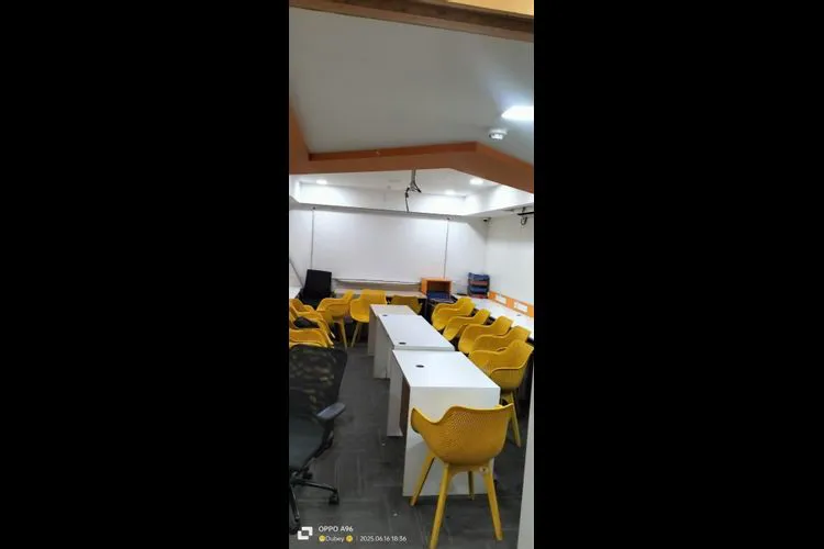 oberoi gardens chandivali road , andheri east mumbai private office 2527_626306.webp