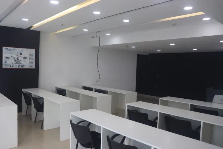 crescent business park andheri east private office 2538_913623.webp