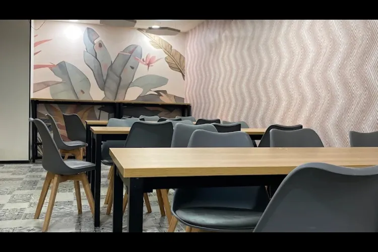 india accelerator vesu coworking space 2542_569205.webp