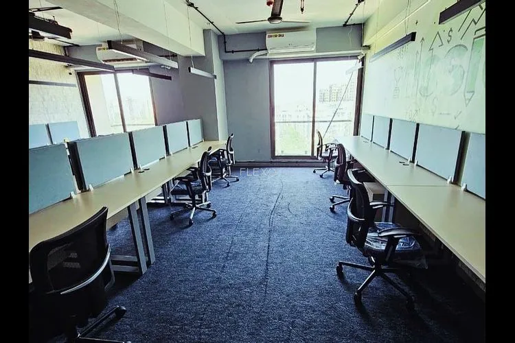 dedicated desk cozone co-working space cozone co-working space coworking space 2571_676239.webp