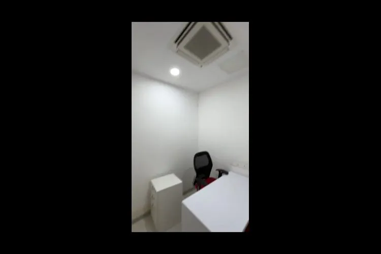 marathon futurex  lower pare; private office 2619_235370.webp