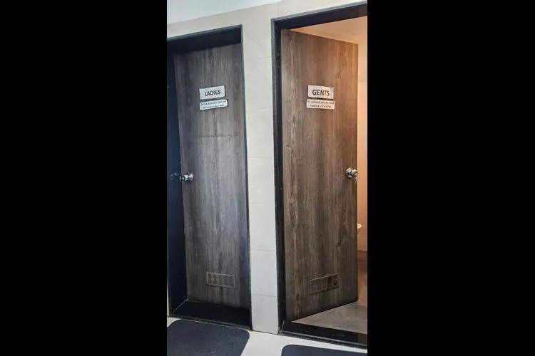 damji shamji corporate square ghatkopar private office 2624_203941.webp