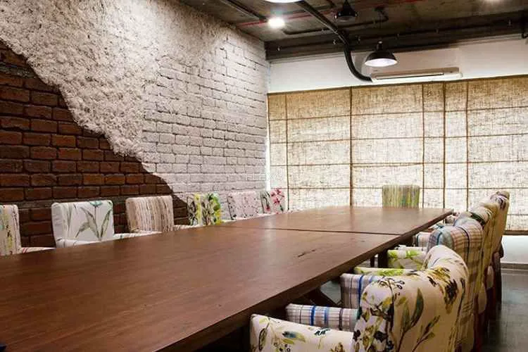 rent a desk jubilee hills coworking space 353_453881.webp