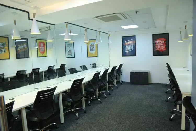 hub and oak coworking bhikaji cama place coworking space 541_751067.webp