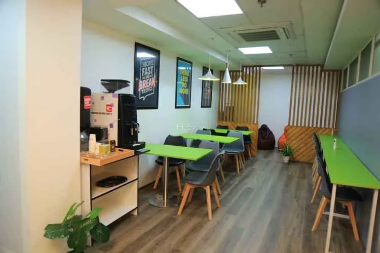 hub and oak coworking bhikaji cama place coworking space 541_879838.webp