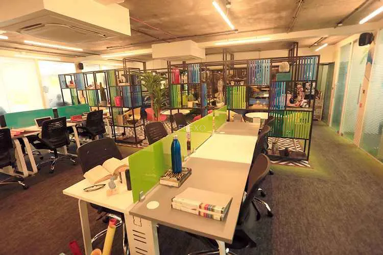plug n work vile parle vile parle coworking space 63_181593.webp