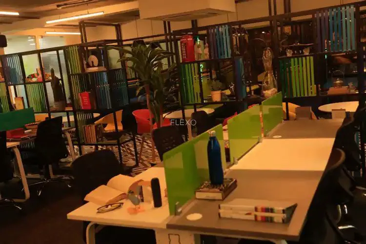 plug n work vile parle vile parle coworking space 63_206871.webp