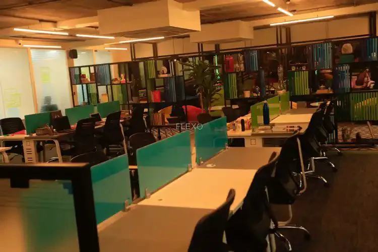 plug n work vile parle vile parle coworking space 63_474301.webp
