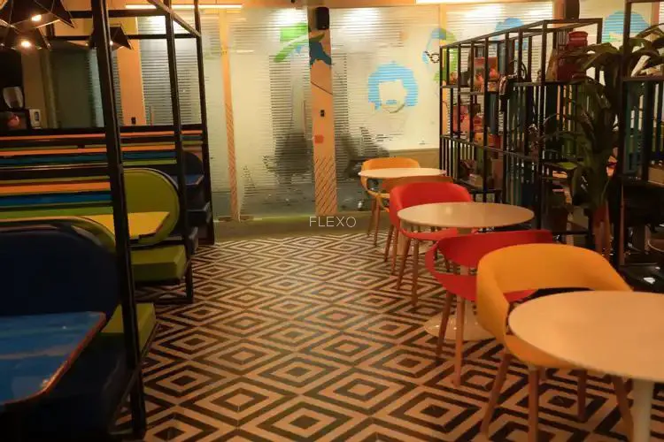 plug n work vile parle coworking space 63_553872.webp