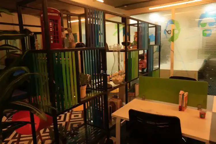 plug n work vile parle vile parle coworking space 63_825413.webp