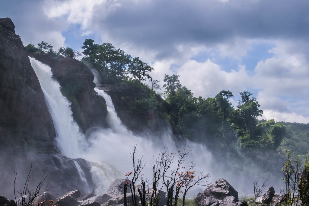 Athirappilly Falls.jpg