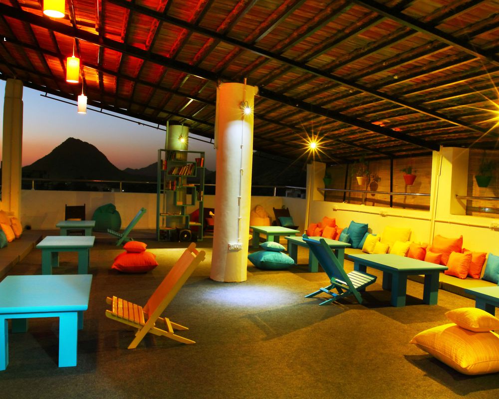 Rooftop with a view at Zostel Pushkar